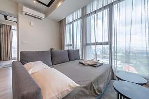 Expressionz KLCC by Wodages