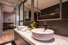 Expressionz KLCC by Wodages