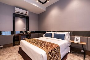 Expressionz KLCC by Wodages