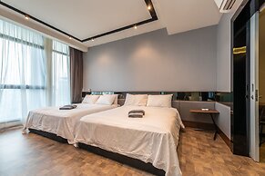 Expressionz KLCC by Wodages