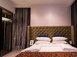 Expressionz KLCC by Wodages