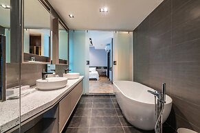 Expressionz KLCC by Wodages