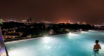 Expressionz KLCC by Wodages