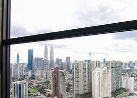 Expressionz KLCC by Wodages