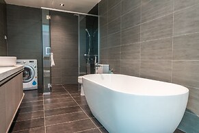 Expressionz KLCC by Wodages