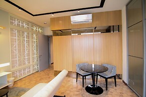 Expressionz KLCC by Wodages