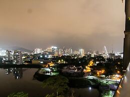 Expressionz KLCC by Wodages