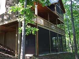 SERENITY WOODS Apartment 3 NEVAEH CABIN RENTALS