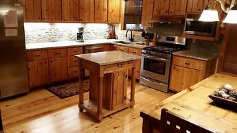 Pick's Riverside Retreat Nevaeh Cabin Rentals