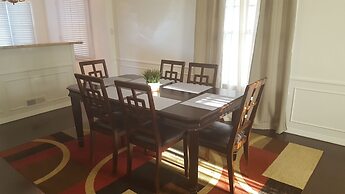 Great 2 Floor house in Beverly-wood