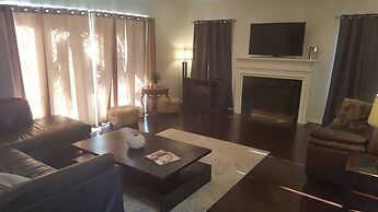 Great 2 Floor house in Beverly-wood