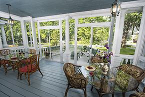 Anne's White Columns Inn