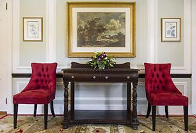 Anne's White Columns Inn