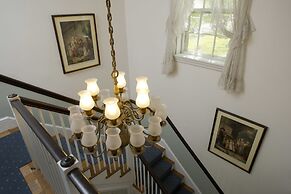 Anne's White Columns Inn