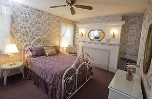 Anne's White Columns Inn