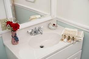 Anne's White Columns Inn