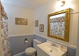 Anne's White Columns Inn