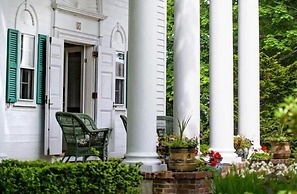 Anne's White Columns Inn