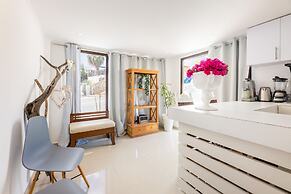 Mi Cuna Stays Collection