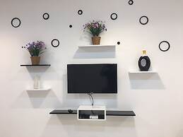 Le Hieu Apartment at Sky Center