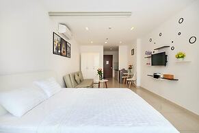Le Hieu Apartment at Sky Center