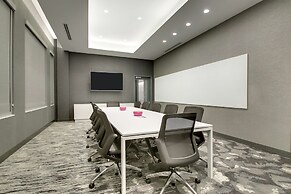 The Rose Chicago, Tapestry Collection by Hilton