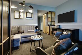 The Rose Chicago, Tapestry Collection by Hilton