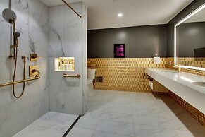 The Rose Chicago, Tapestry Collection by Hilton