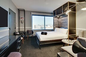 The Rose Chicago, Tapestry Collection by Hilton