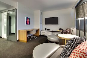 The Rose Chicago, Tapestry Collection by Hilton