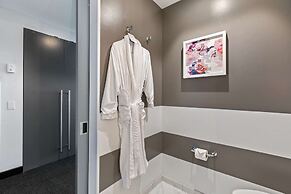 The Rose Chicago, Tapestry Collection by Hilton