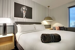 The Rose Chicago, Tapestry Collection by Hilton