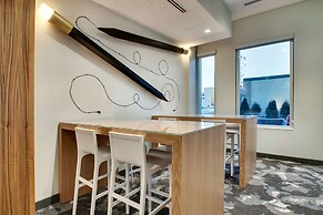 The Rose Chicago, Tapestry Collection by Hilton