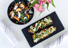 The Rose Chicago, Tapestry Collection by Hilton