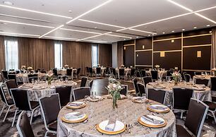 The Rose Chicago, Tapestry Collection by Hilton