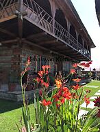 Himalayan Kothi Kais