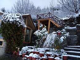 Himalayan Kothi Kais