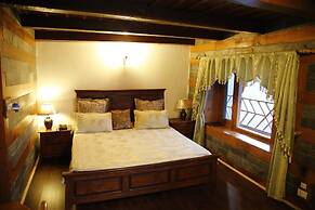 Himalayan Kothi Kais