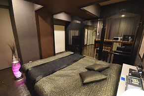 NUDA by H-Seven - Adults Only