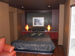 NUDA by H-Seven - Adults Only