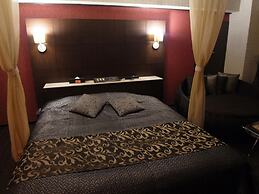 NUDA by H-Seven - Adults Only