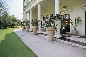 DLF Club 3