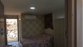 Bobus Restaurant & Bungalow