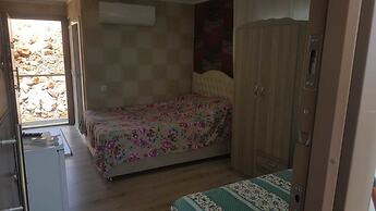 Bobus Restaurant & Bungalow