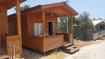 Bobus Restaurant & Bungalow