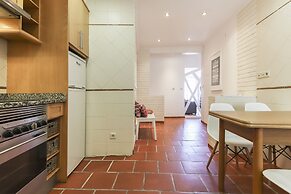 Typical Mouraria by Homing