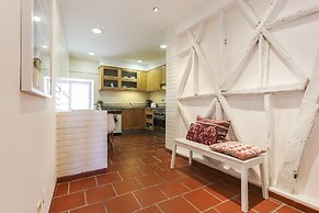 Typical Mouraria by Homing