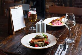 The Hog's Head Inn - The Inn Collection Group