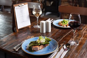 The Hog's Head Inn - The Inn Collection Group