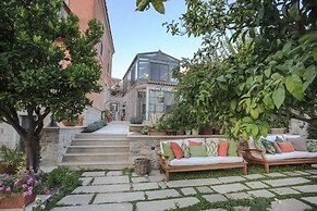 Narimor Urla Butik Otel